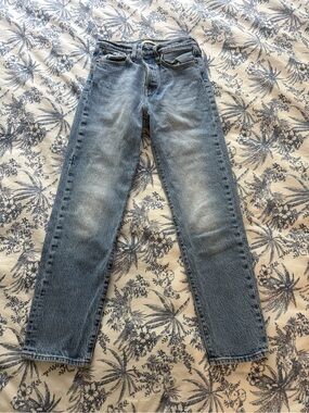 Women’s Levi’s jeans wedgie jeans - size 25